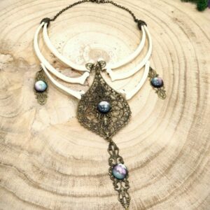 Statement necklace bones