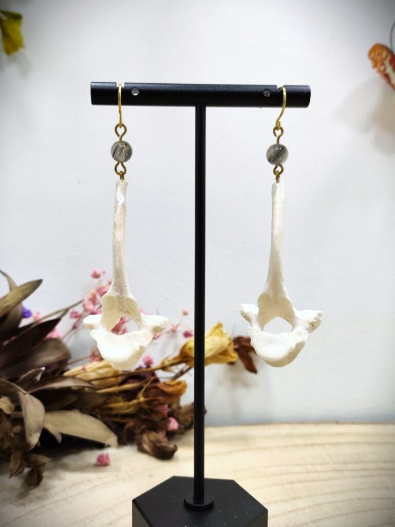Vertebrae earrings with tourmalin quartz